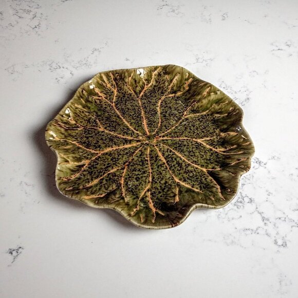Thai Green Lotus Glazed Stoneware Round Plate/Tray - Picture 1 of 6